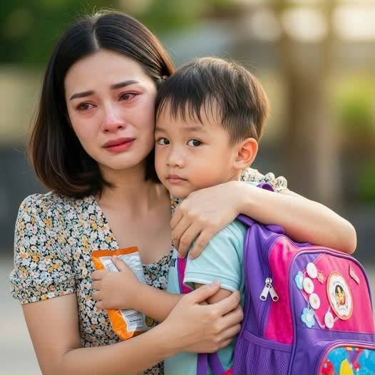 Tôi và chồng ly hôn được 2 năm nhưng vẫn hay đưa cháu về chơi với ông bà nội.